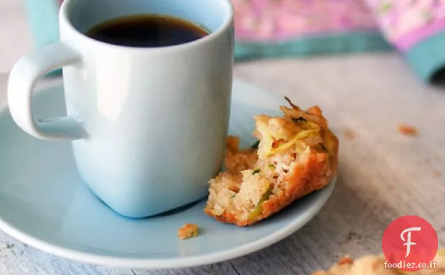 Mini-muffin di zucchine alle mandorle dolcificate con acero