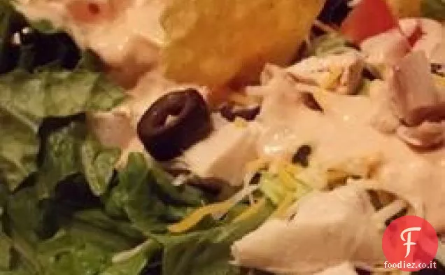 Insalata di taco di pollo piccante stratificata e gettata