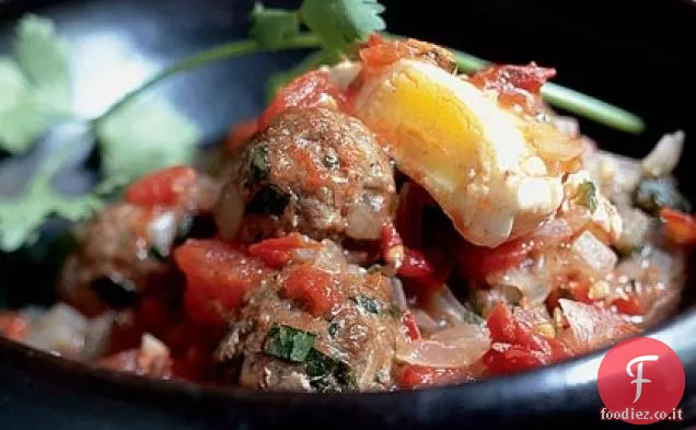 Tagine Kefta Mkawra (Tagine di polpette in salsa di pomodoro con uova)