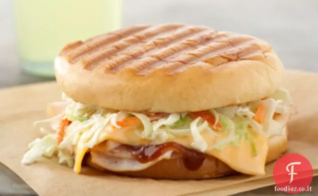 BBQ Turchia Panini con insalata di cavolo cremoso