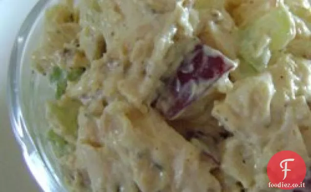 Insalata di pollo con uva e mele