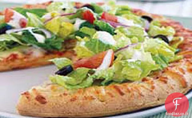 Pizza con insalata da giardino