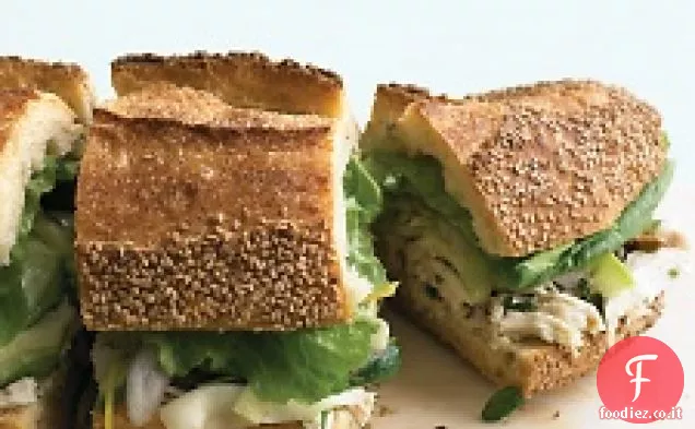Panino di pollo e zucchine marinate