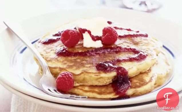 Frittelle di farina d'avena-lampone con coulis di bacche