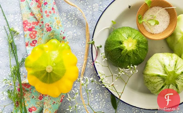 Zucchine Globe ripiene di miglio e verdure