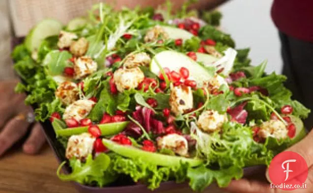Insalata verde mista con crostini caldi alla crema di formaggio