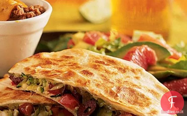 Quesadillas di zucchine, olive e formaggio