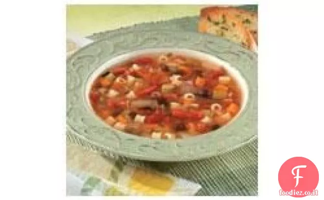 Zuppa di fagioli, pasta e pepe arrosto