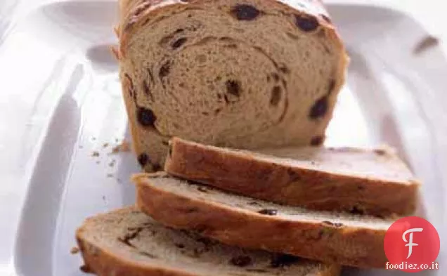 Pane alla cannella e uva passa