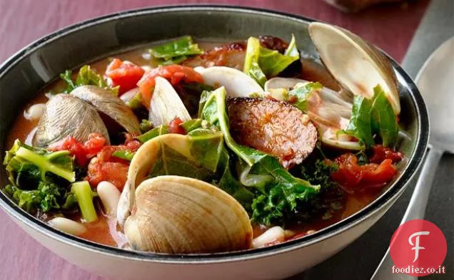 Zuppa di salsiccia e vongole