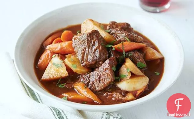 Stufato di manzo con verdure a radice