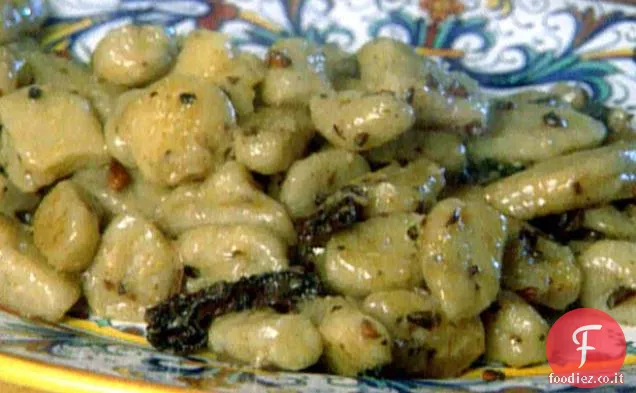 Gnocchi di zia Iy con due Salse
