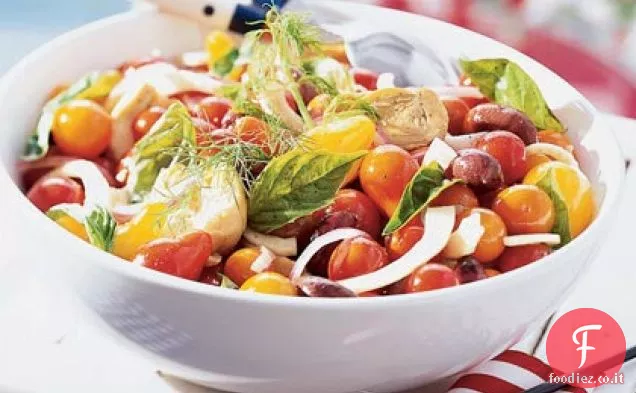 Insalata di carciofi, finocchi e pomodori tricolori