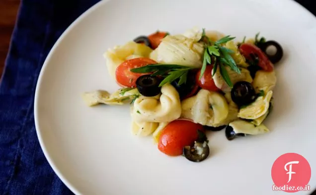 Insalata di Tortellini con Carciofi, Pomodori e Olive