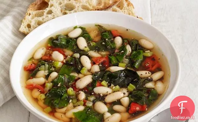 Zuppa di fagioli bianchi e bietole
