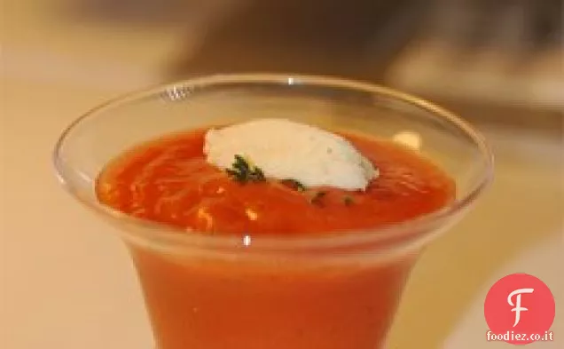 Zuppa fredda di pomodoro con gelato al parmigiano