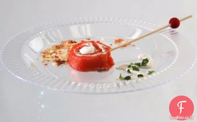 Lecca lecca di mousse di Salmone affumicato con Wasabi Creme Fraiche e fiocchi Wonton al forno