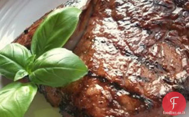 Bistecche marinate all'aglio salato