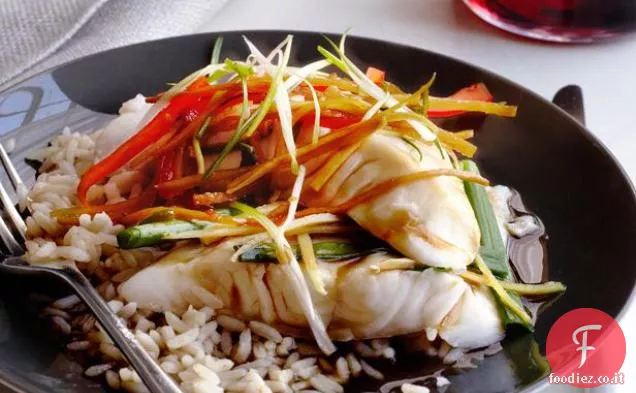 Pesce al vapore asiatico