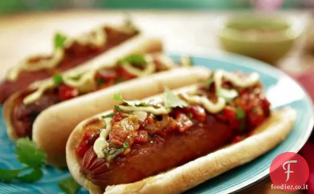 New York Street Cart Cani con salsa di cipolla e salsa di peperoncino alla griglia
