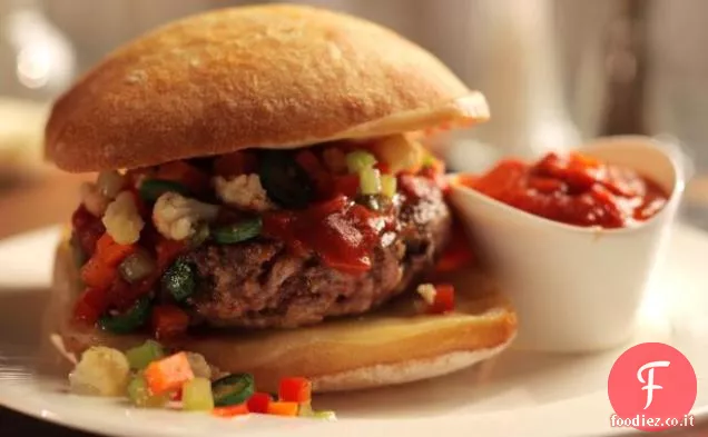 Panino di polpette fritte con Giardiniera