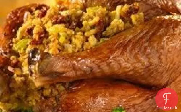 Ripieno di tacchino e pane di mais con pomodori secchi