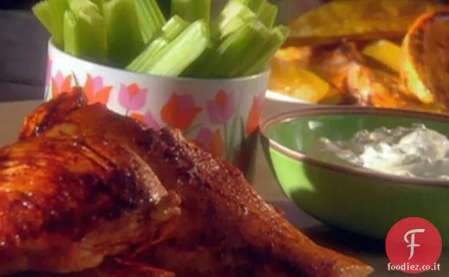 Pollo con salsa di bufala e salsa di formaggio blu con patate dolci arrosto