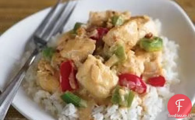 Pollo con salsa di yogurt al curry di arachidi