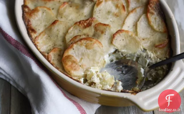 Casseruola di carciofi, porri e patate