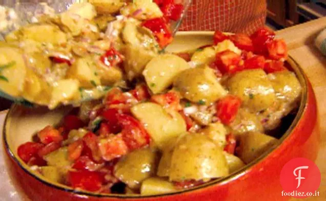 Insalata calda di patate e pomodori con vinaigrette di Digione