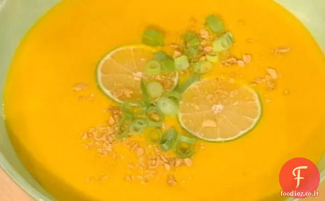 Zuppa di carote al curry freddo e latte di cocco