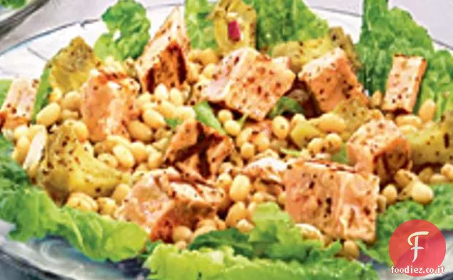 Insalata di fagioli francesi e tonno con cuori di carciofo