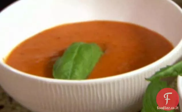 Zuppa cremosa di pomodoro e pepe arrosto