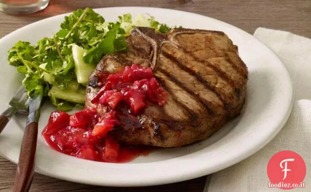 Braciole di maiale alla griglia con chutney di prugna e zenzero