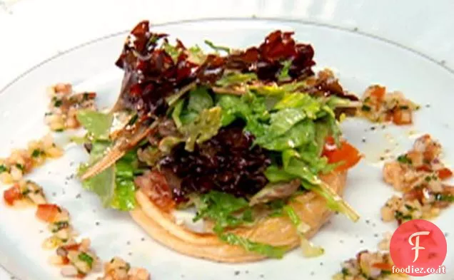 Crostata di mele con verdure gettate, noci candite e vinaigrette di sherry