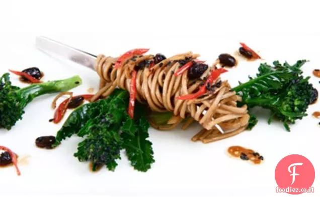 Broccoli a germoglio viola con fagioli neri fermentati e Soba N