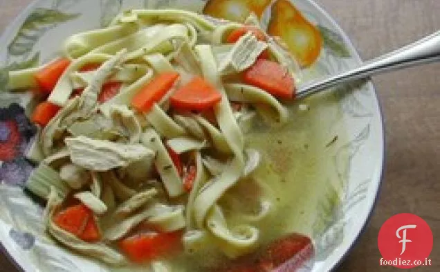 Zuppa di spaghetti di pollo al rosmarino