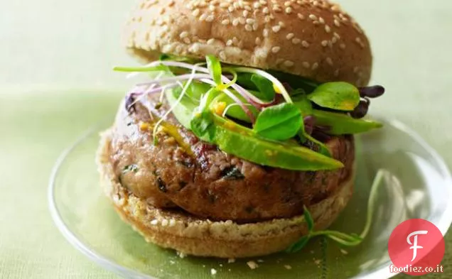Hamburger di tonno con salsa di carote e zenzero