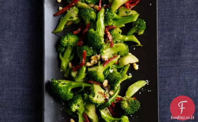 Broccoli con Pomodori secchi e pinoli