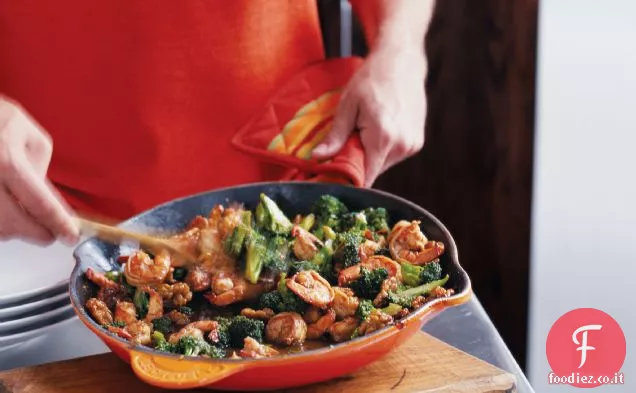 Gamberetti e broccoli con salsa al caramello di miele e noci