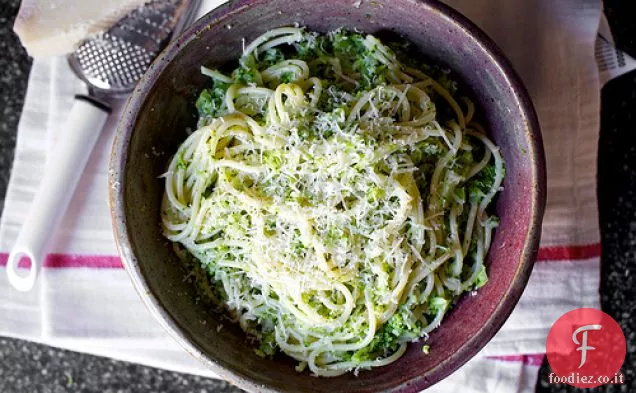 Spaghetti Con Crema di Broccoli Pesto