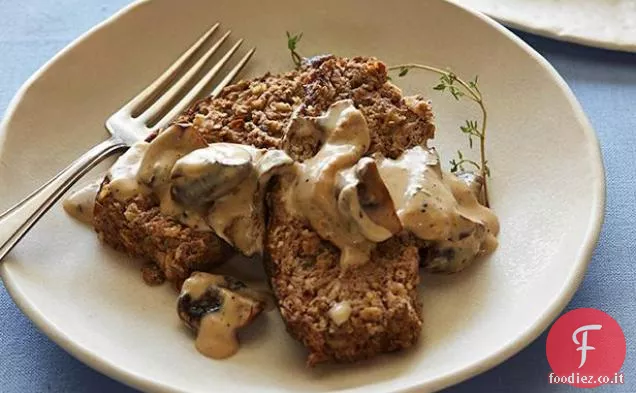 Polpettone senza carne con sugo di funghi