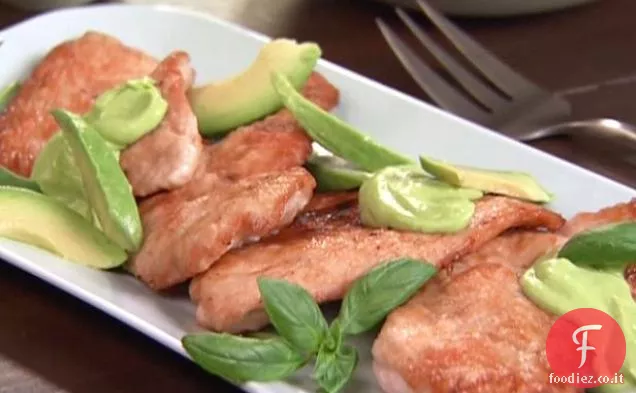 Cotolette di tacchino saltate con salsa di avocado