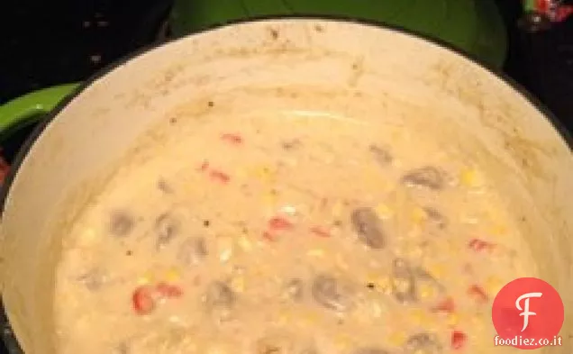 Zuppa di mais con salsiccia