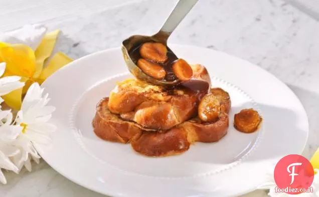 Casseruola di toast francese con sciroppo di marmellata
