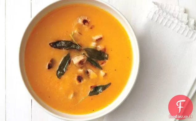 Zuppa di zucca con salsiccia di pollo