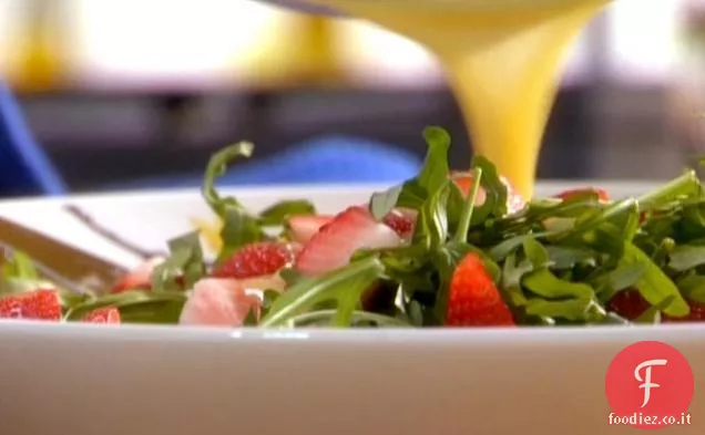 Insalata di rucola alla fragola con vinaigrette al lime dolce