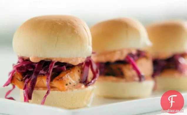 Shoreline Salmone cursori e croccante Slaw