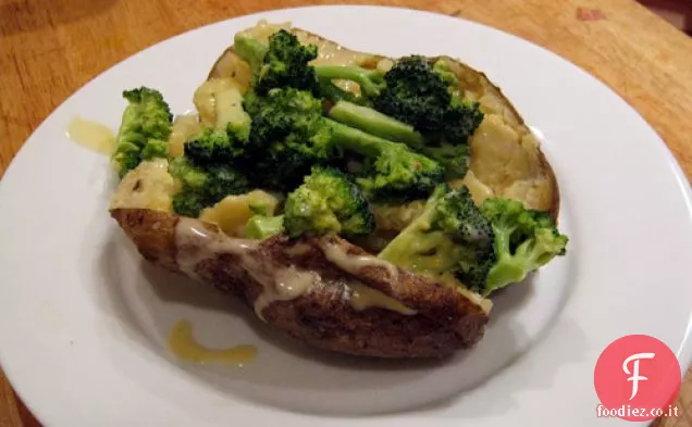 Cena stasera: Patate al forno con broccoli e Cheddar