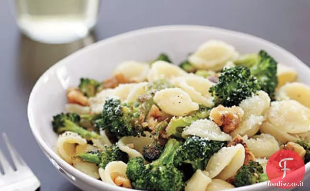 Orecchiette con Broccoli Arrostiti e Noci